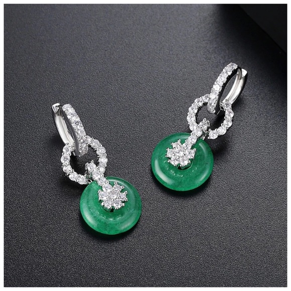 Swarovski Crystals The Kusa Jade Color Earrings - Picture 2 of 4
